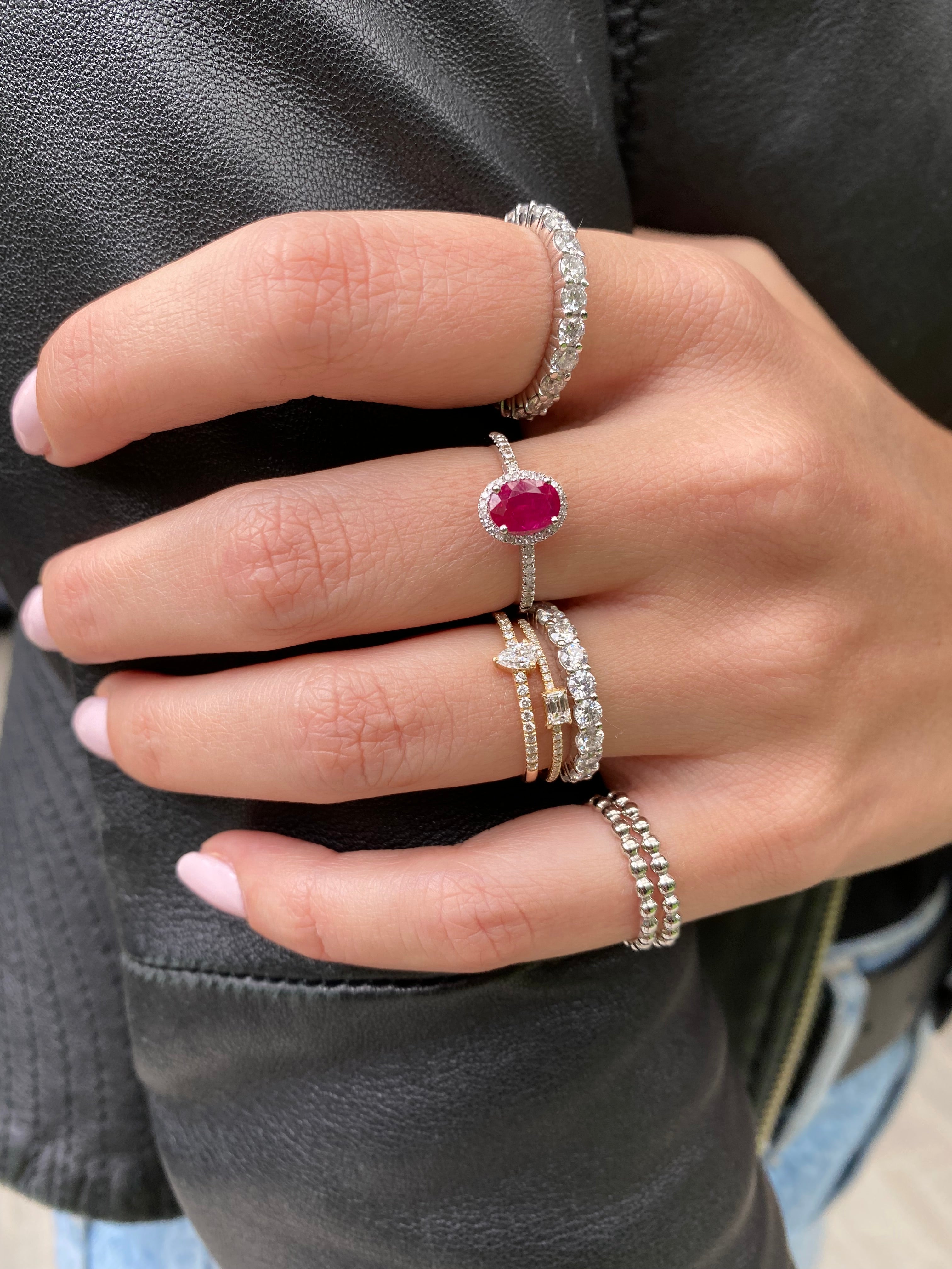 Anillo de Rubí con Halo de Diamantes Oro 14k