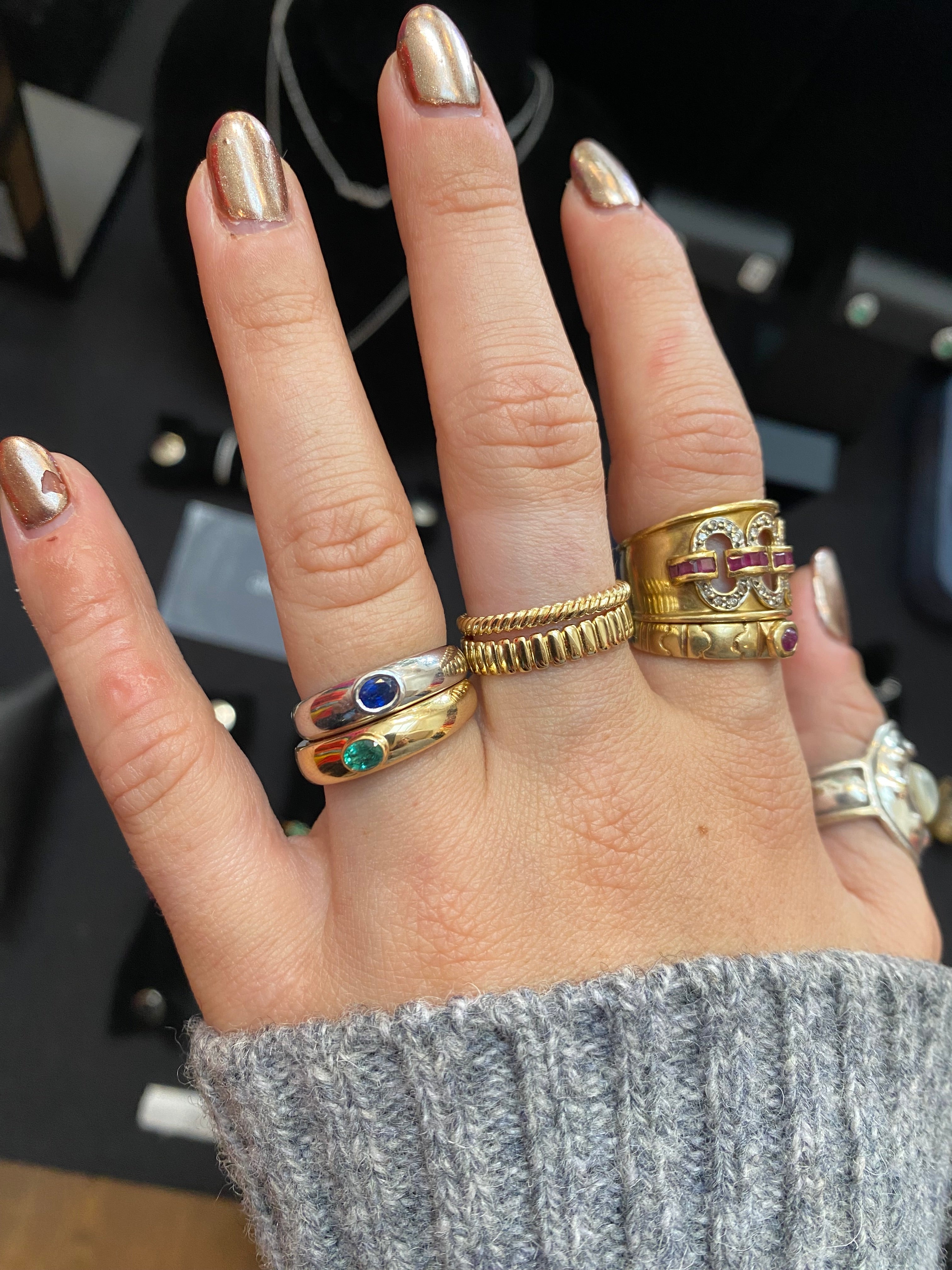 Anillo Domo con Piedra Oval en Oro 14K