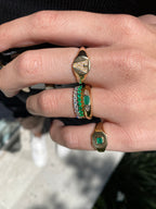Anillo Dome con Esmeralda y Diamantes
