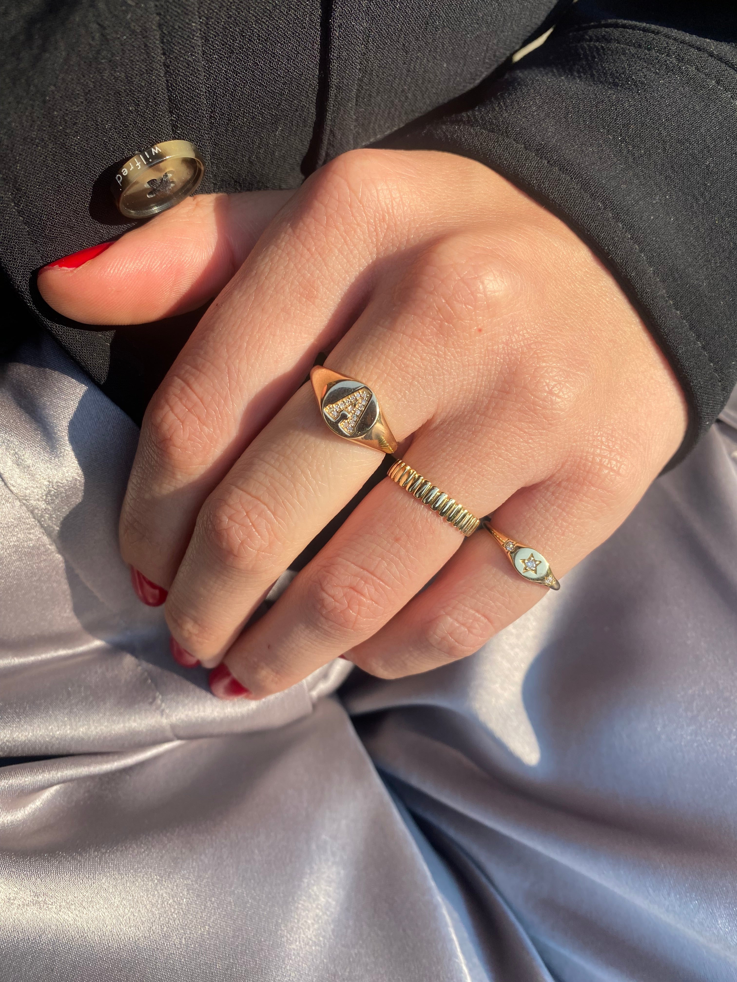 Anillo Rayas en Oro Amarillo 14k