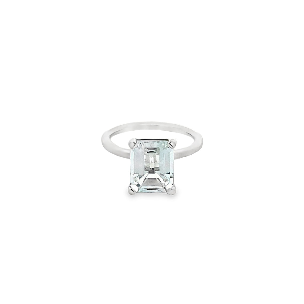 Anillo Solitario de Aguamarina en Oro 14K