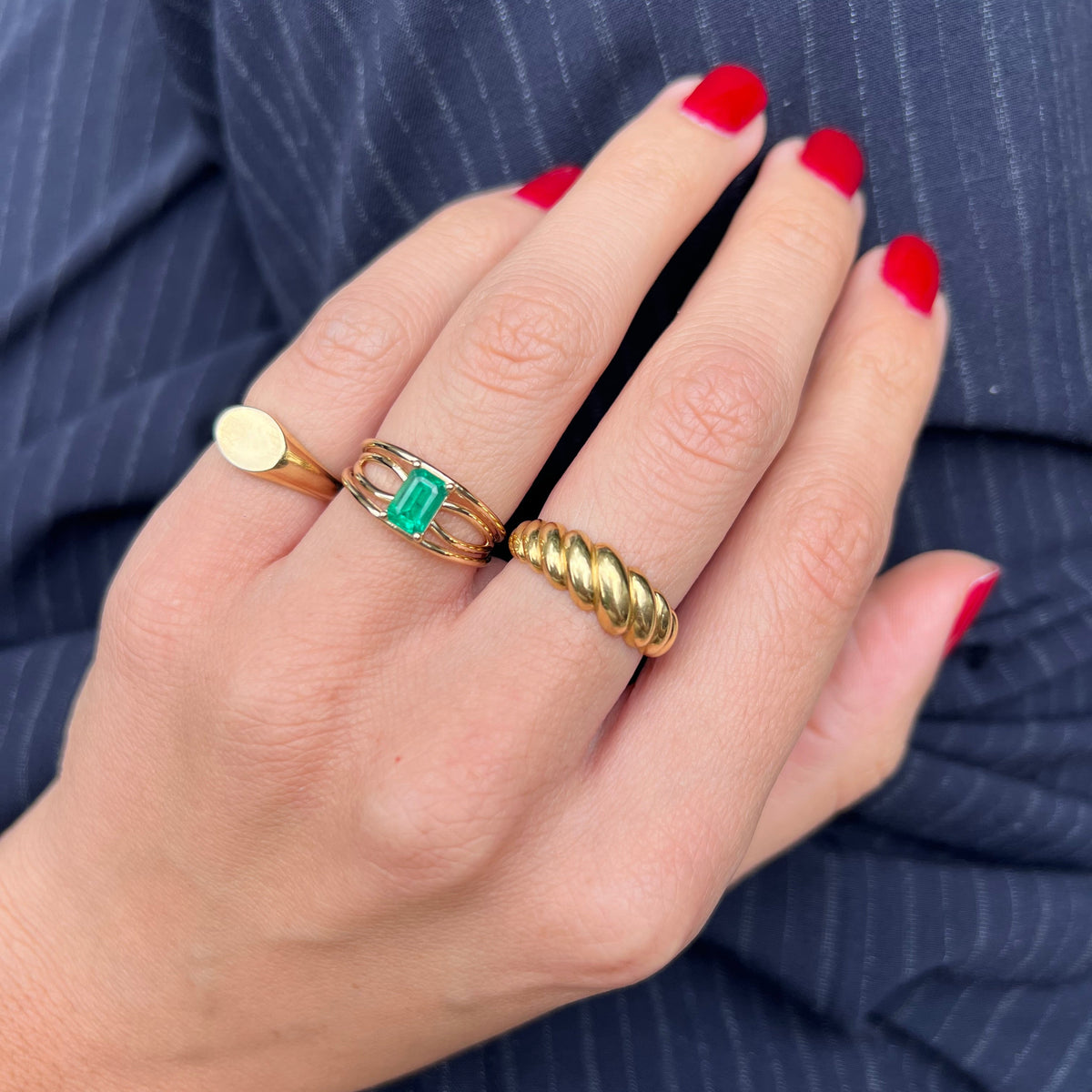 Anillo Signet Oval en Oro Amarillo 14k