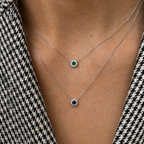 Collar Redondo Mini con Halo de Diamantes en Oro 14K