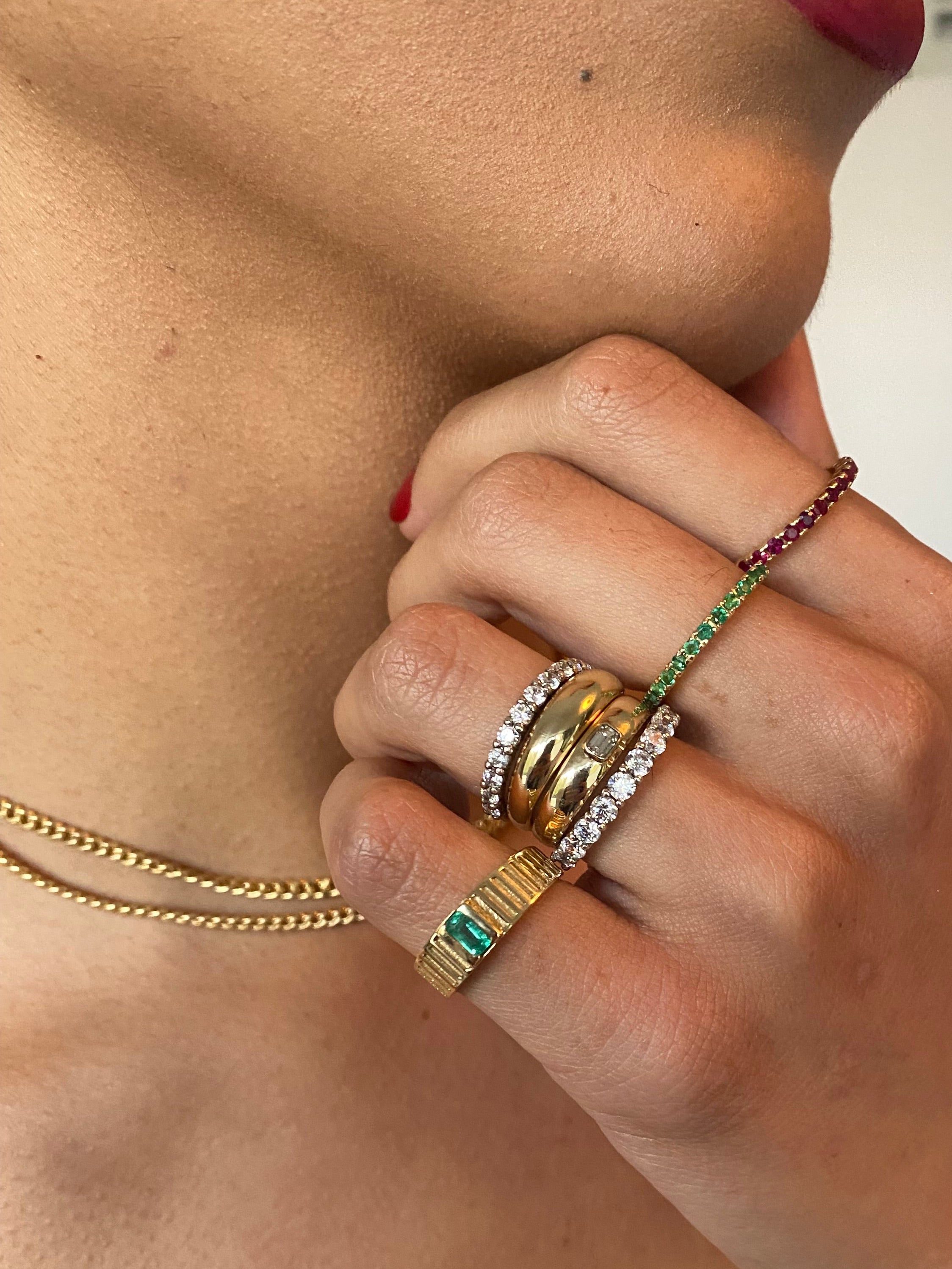 Anillo Rayado con Esmeralda