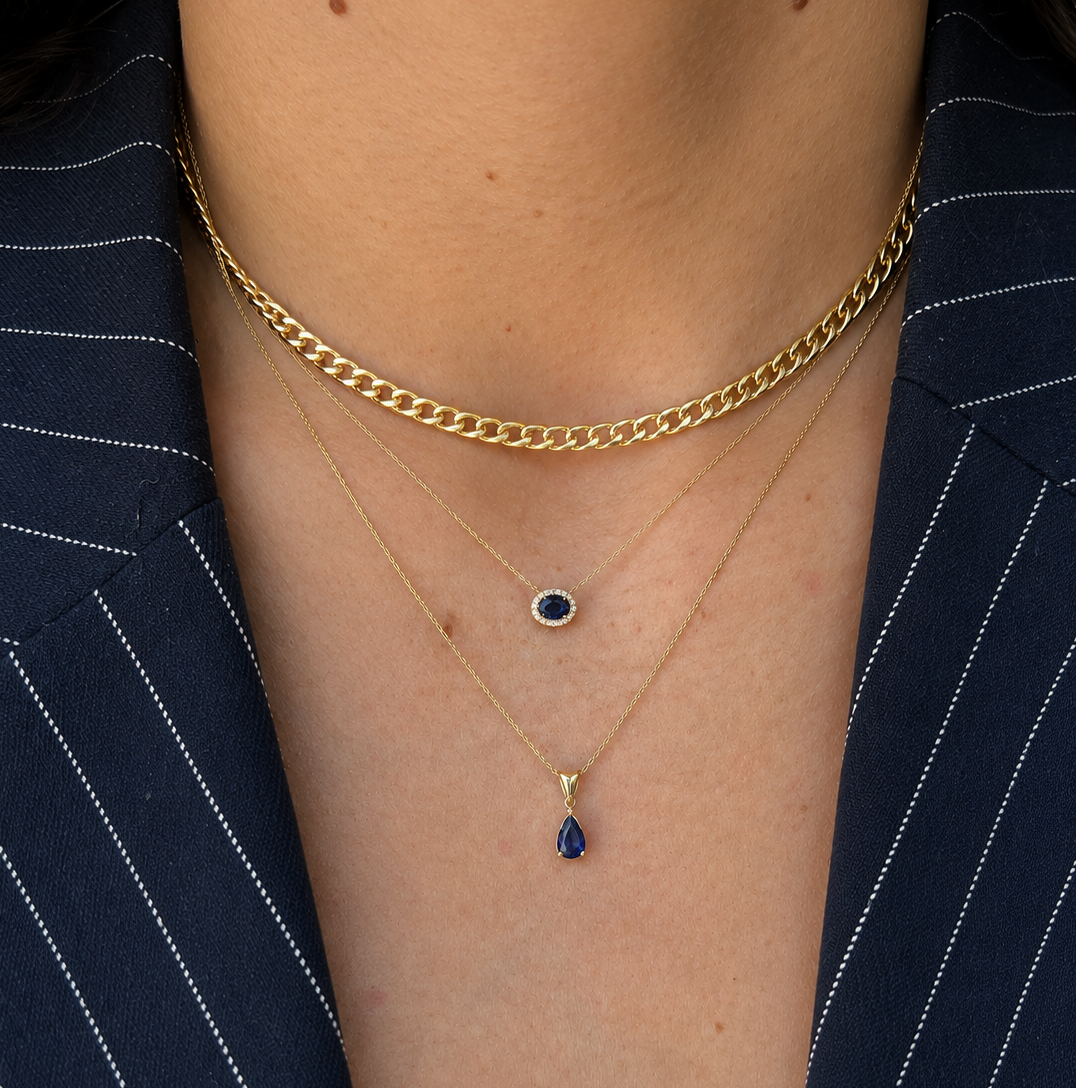 Collar Oval Mini con Halo de Diamantes en Oro 14K