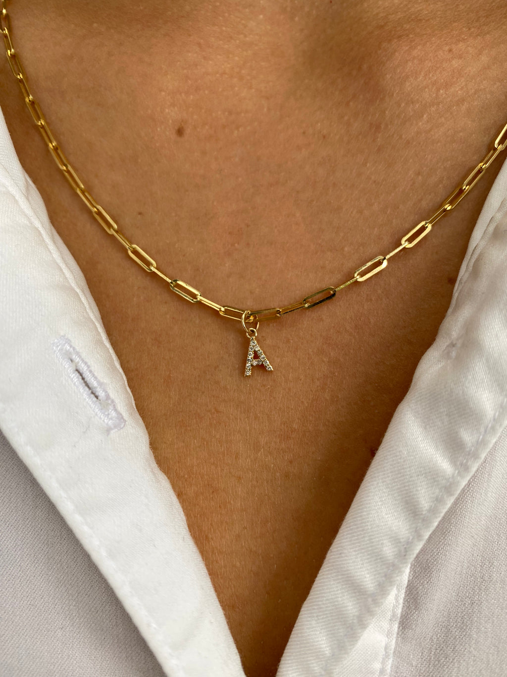 Dije Inicial con Diamantes en Oro 14K
