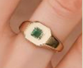 Anillo Signet Cuadrado con esmeralda