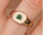 Anillo Signet Cuadrado con esmeralda