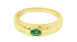 Anillo tipo domo con piedra oval